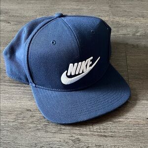 Nike dry fit pro cap